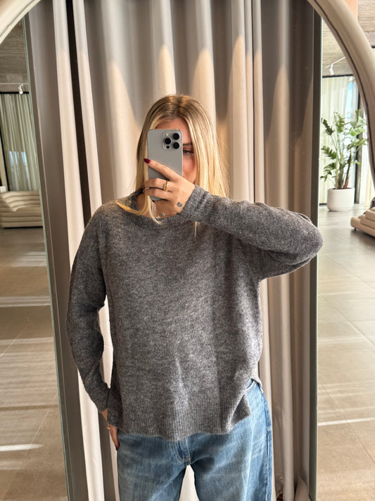 Pulover Gri
